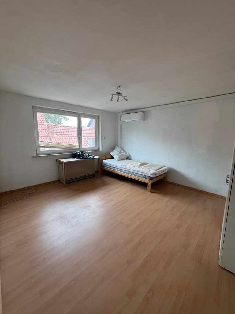 Handwerker aufgepasst! Sanierungsbedürftiges 1–2 Familienhaus mit Potenzial