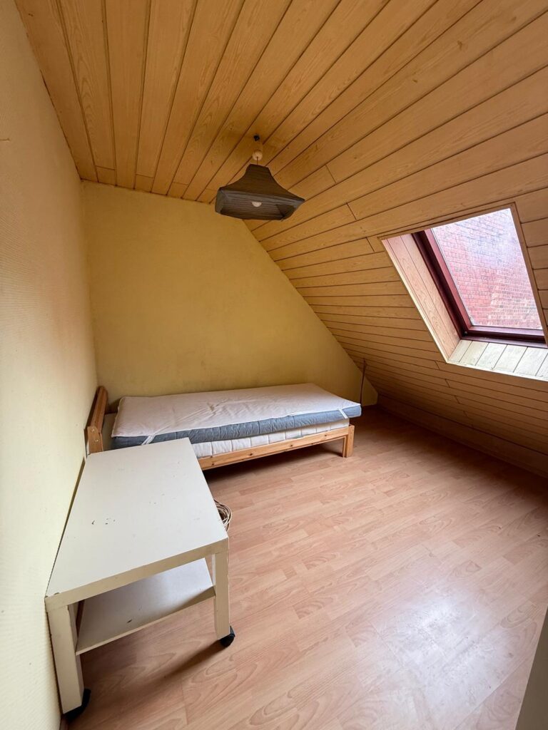 Handwerker aufgepasst! Sanierungsbedürftiges 1–2 Familienhaus mit Potenzial