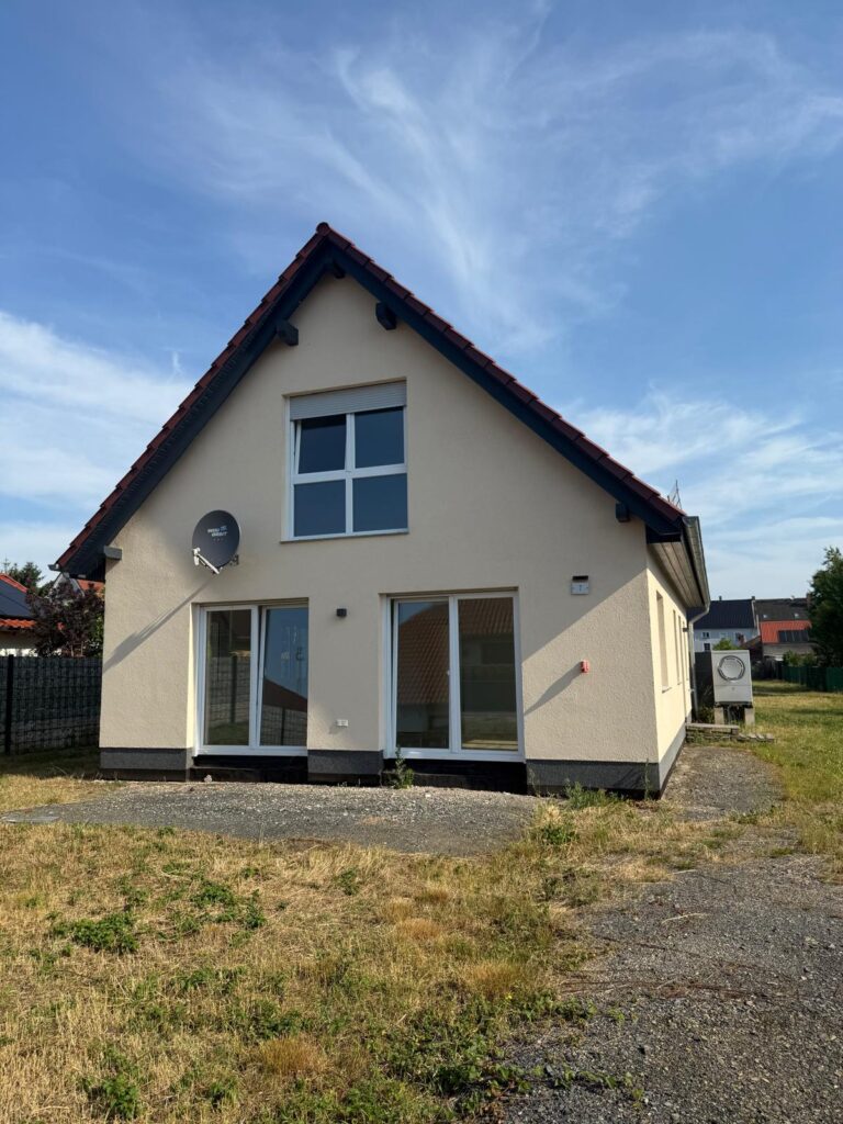 Wohnen im Grünen – Modernes Einfamilienhaus mit bis zu 1.800 m² Grundstück in Falkenberg/Elster