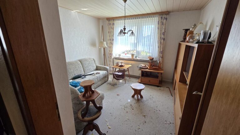 Zweifamilienhaus mit Ausbaureserve, Doppelgarage und problemlos zum EFM umbaubar in Groß Lafferde