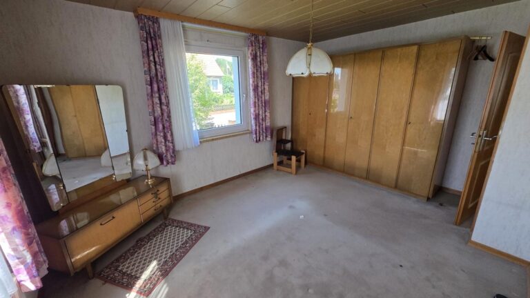 Zweifamilienhaus mit Ausbaureserve, Doppelgarage und problemlos zum EFM umbaubar in Groß Lafferde